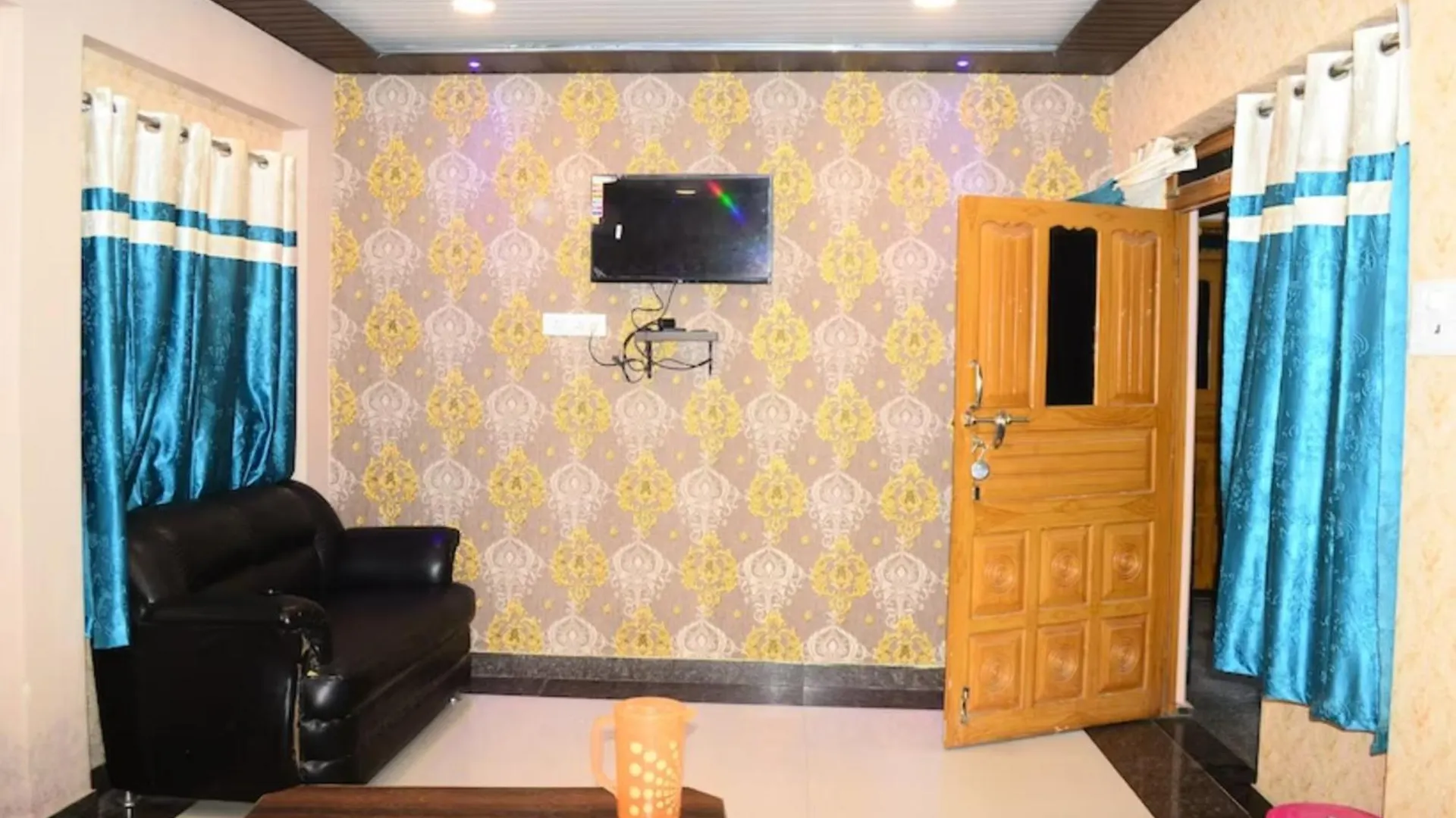 Hotel Grg H R Guest House Varanasi Near Dashashwamedh Ghat