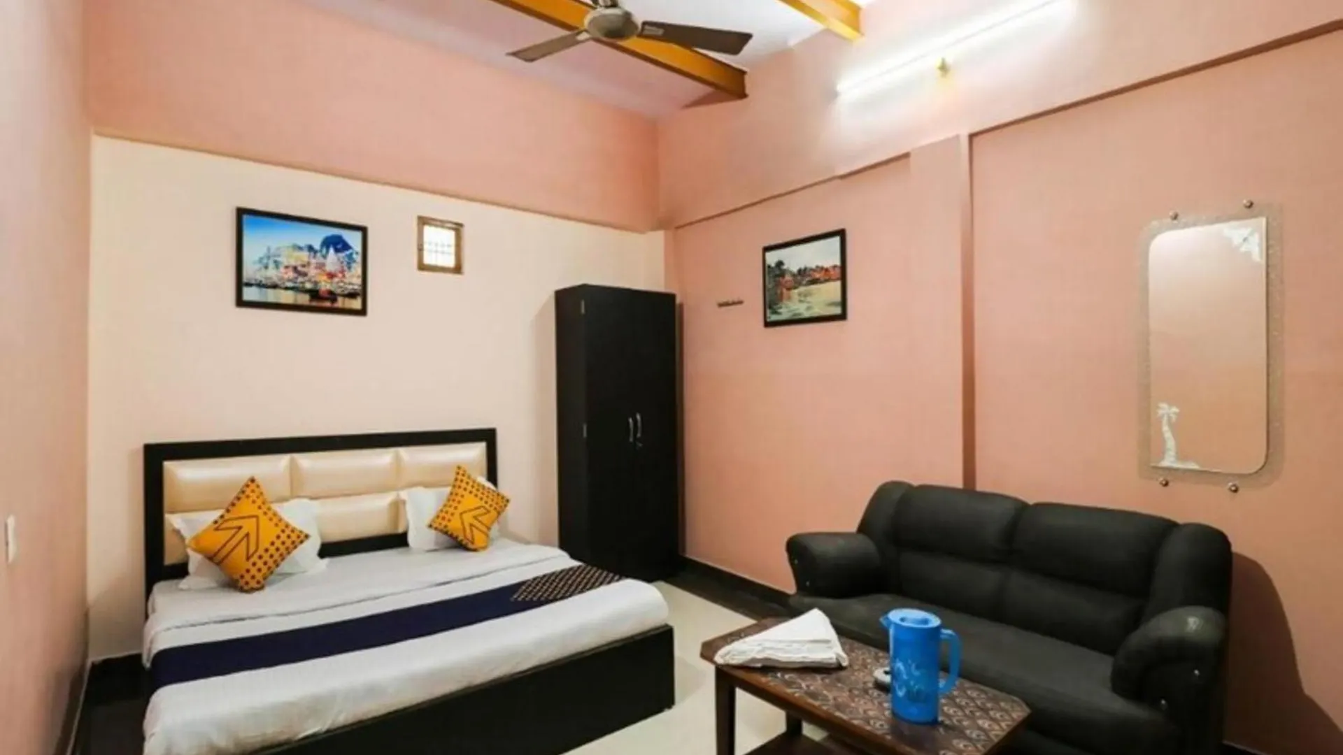 Grg H R Guest House Varanasi Near Dashashwamedh Ghat