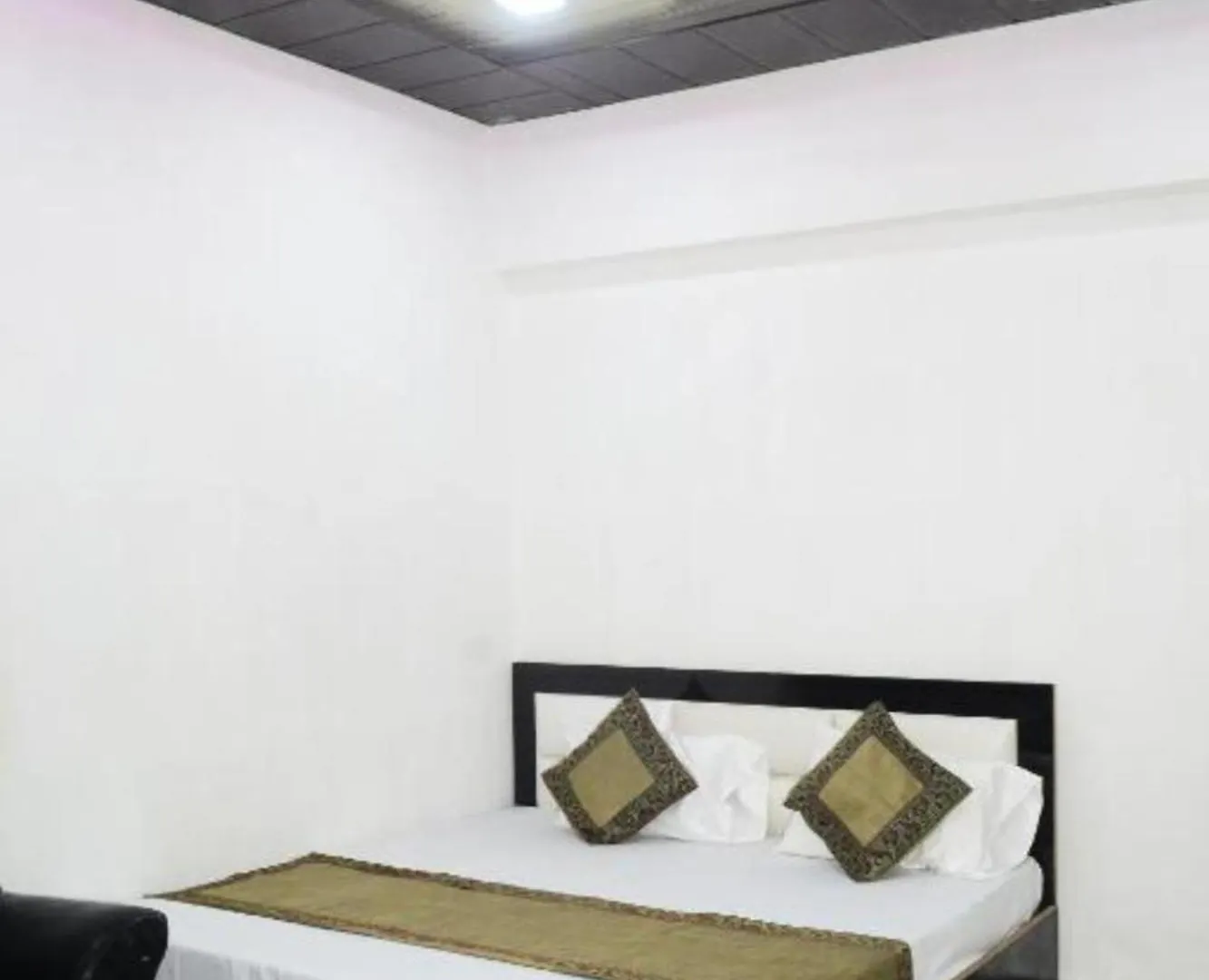Hotel Grg H R Guest House Varanasi Near Dashashwamedh Ghat